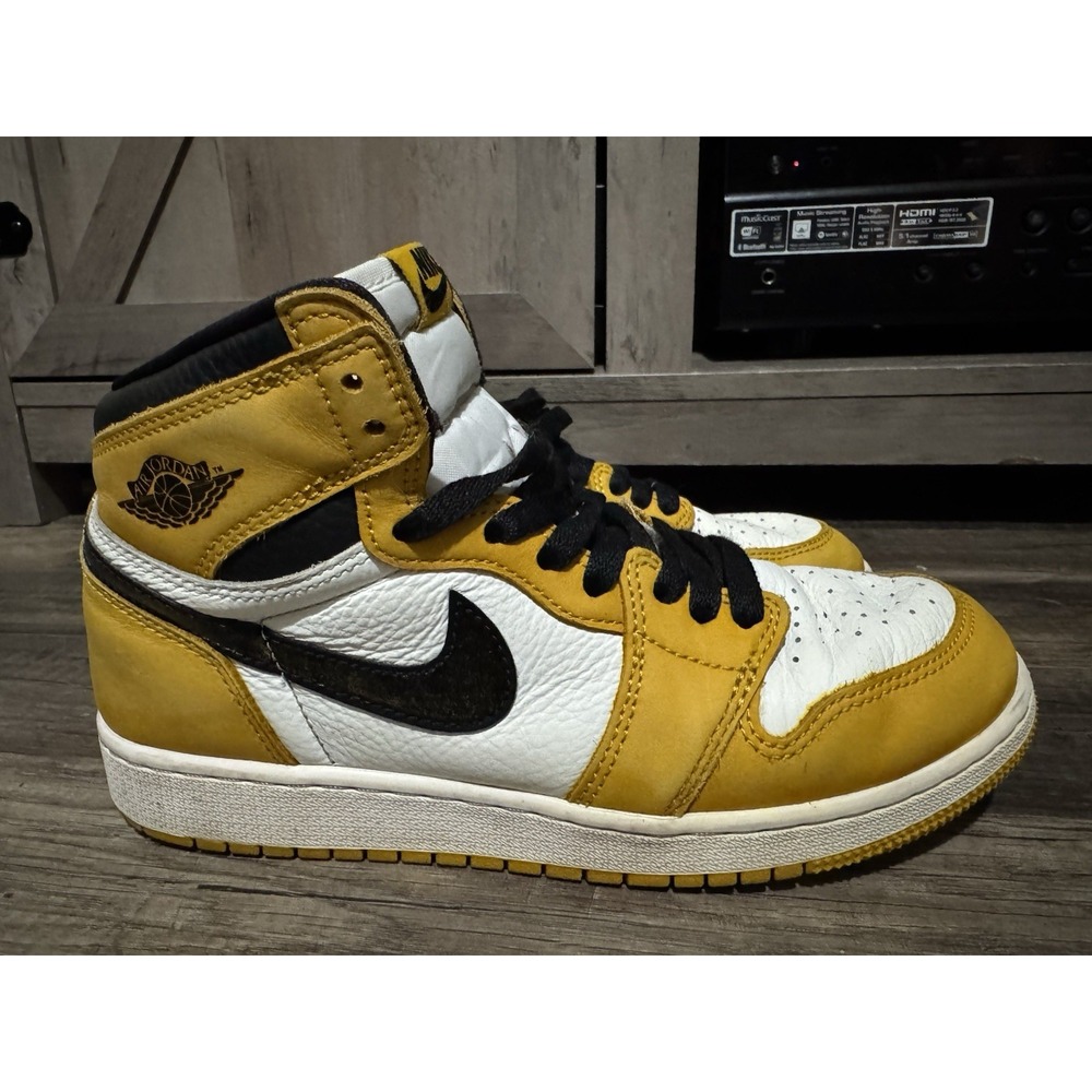 Nike Air Jordan 1 Retro Yellow Ochre FD1437-701 Youth Shoes size 6.5Y